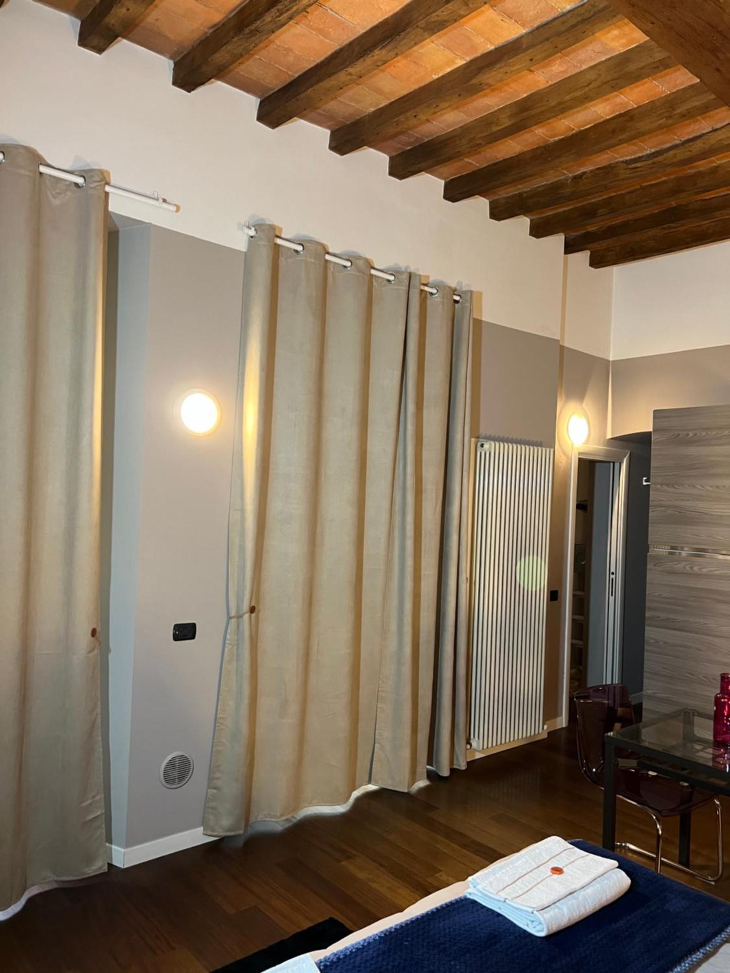Domus San Martino Guesthouse Piacenza Exterior foto